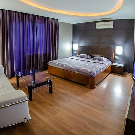 Hotrent Pechersk Lesy 20/22 Киев Екстериор снимка