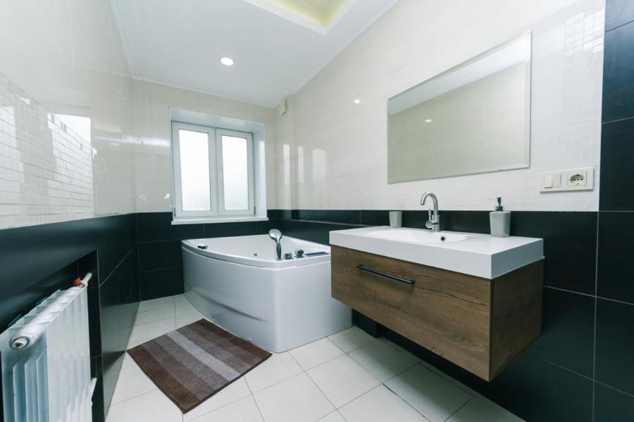 Hotrent Pechersk Lesy 20/22 Киев Екстериор снимка