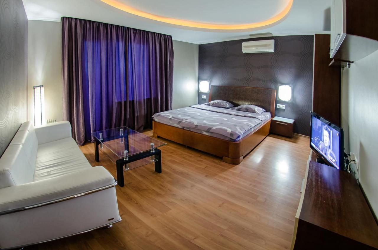 Hotrent Pechersk Lesy 20/22 Киев Екстериор снимка
